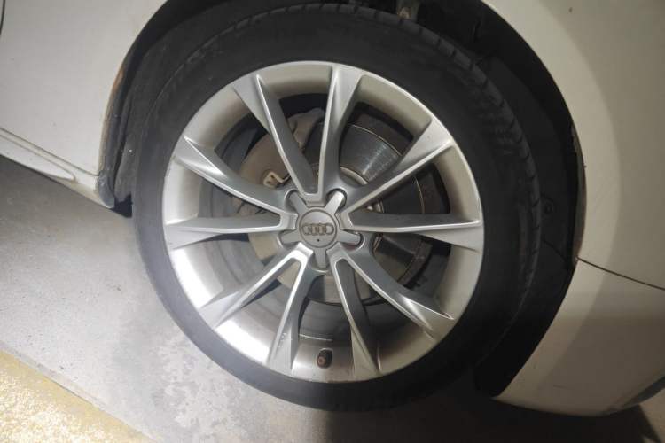 Used Audi A5 2014 Sportback 45 TFSI quattro Right Front Wheel Hub