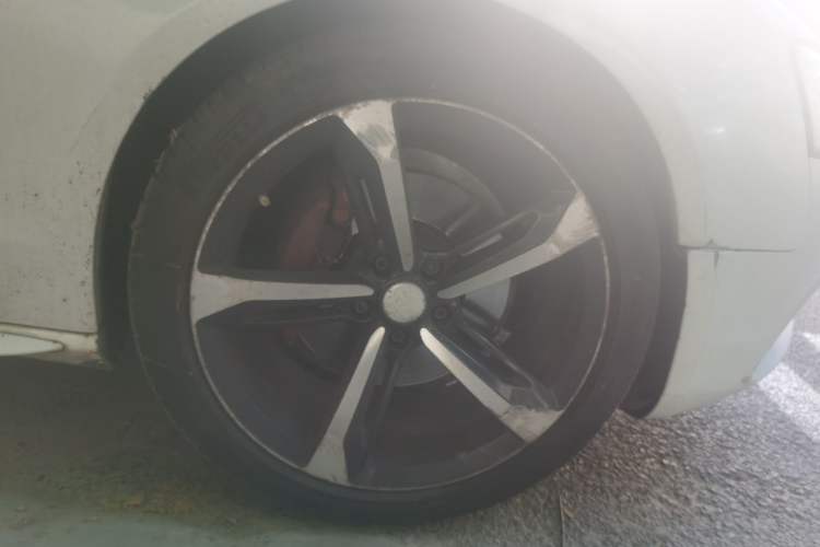 Used Audi A5 2014 Coupe 45 TFSI quattro Right Front Wheel Hub