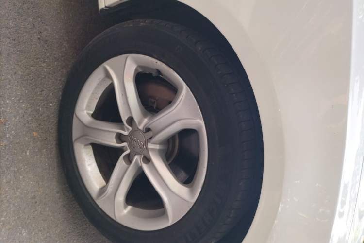 Used Audi A5 2014 Sportback 45 TFSI Right Front Wheel Hub