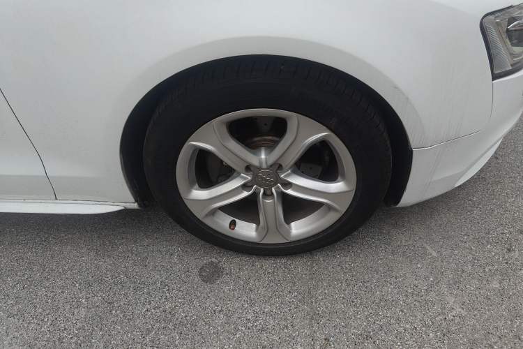 Used Audi A5 2014 Sportback 45 TFSI Right Front Wheel Hub