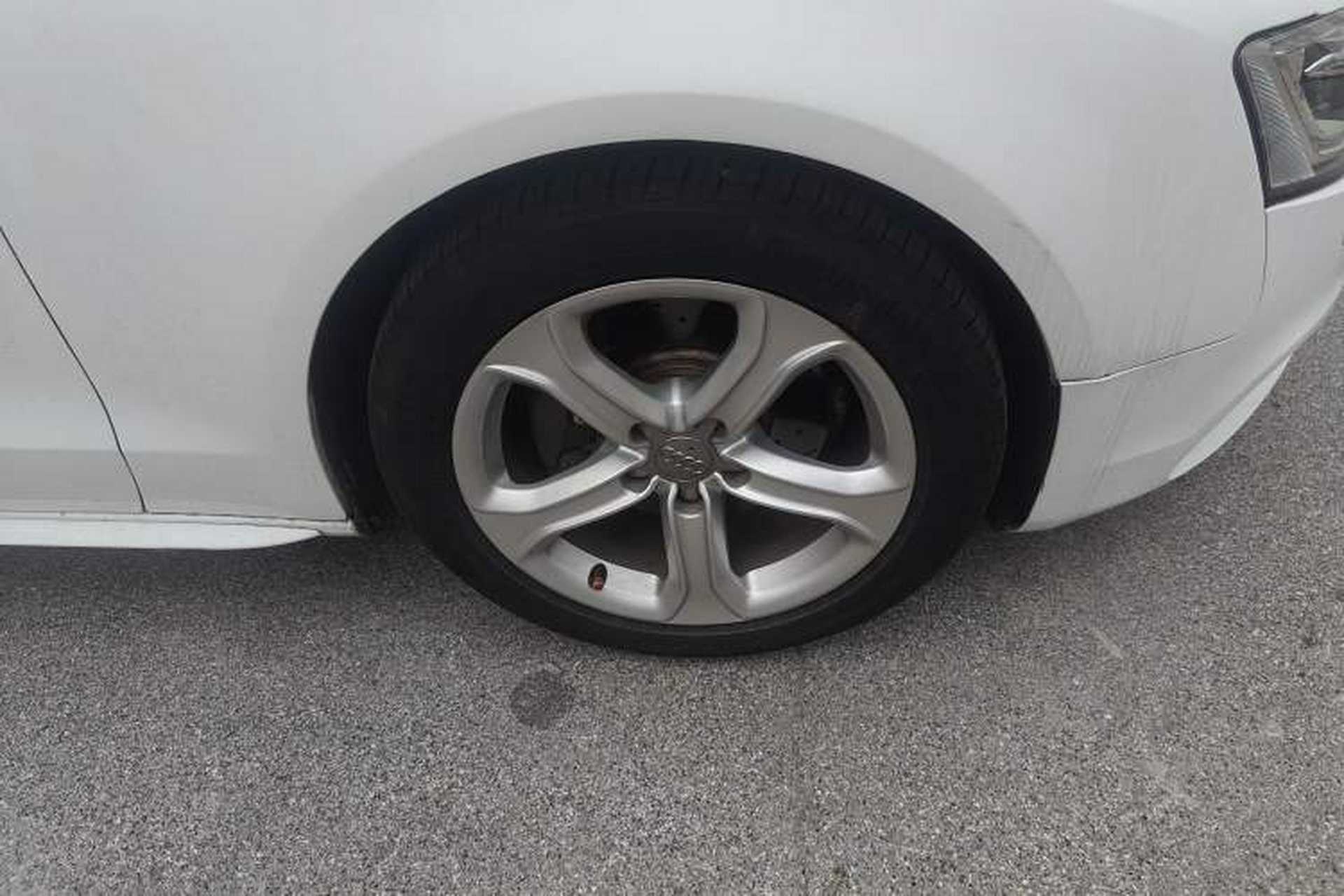 Used Audi A5 2014 Sportback 45 TFSI Right Front Wheel Hub