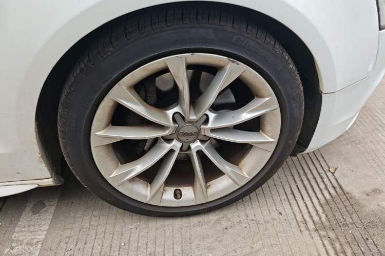 Used Audi A5 2014 Sportback 45 TFSI Right Front Wheel Hub