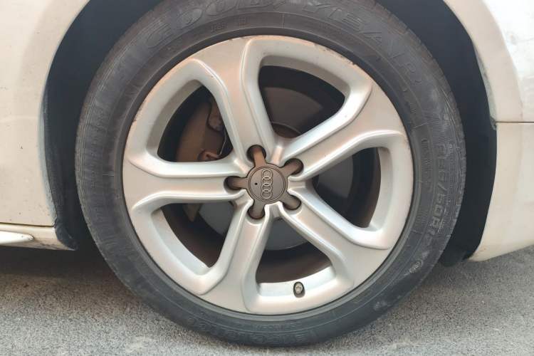 Used Audi A5 2014 Sportback 45 TFSI Right Front Wheel Hub