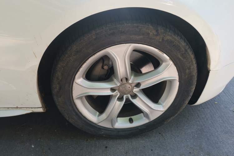 Used Audi A5 2014 Sportback 45 TFSI Right Front Wheel Hub