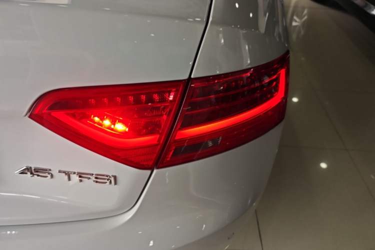 Used Audi A5 2014 Coupe 45 TFSI Right Rear Taillight