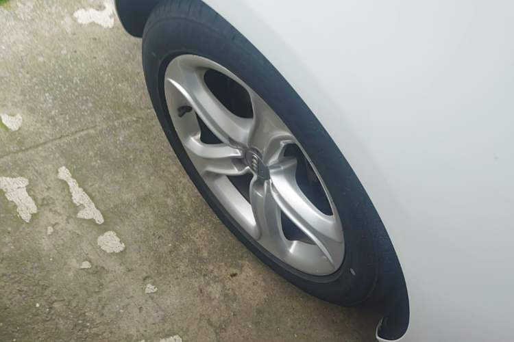 Used Audi A5 2014 Coupe 45 TFSI Right Rear Wheel Hub