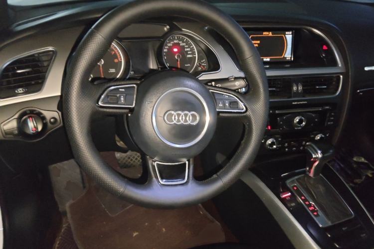 Used Audi A5 2014 Cabriolet 45 TFSI Steering Wheel