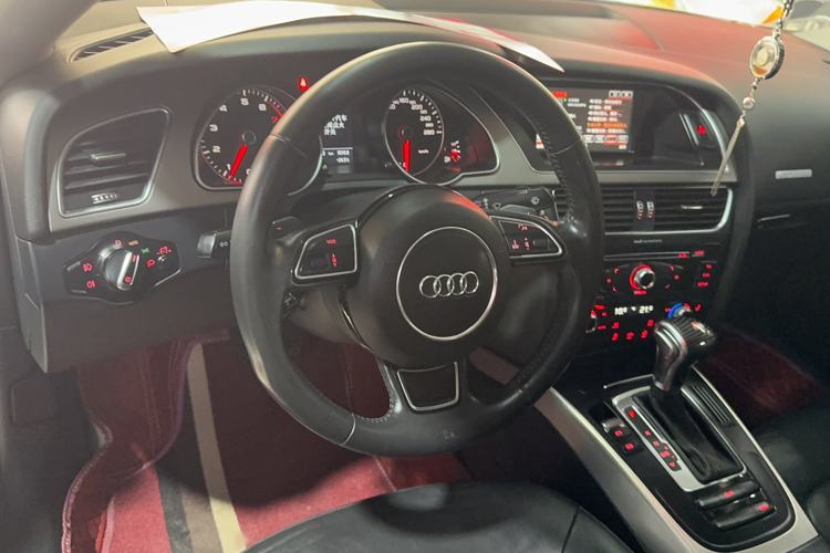 Used Audi A5 2014 Sportback 45 TFSI Steering Wheel