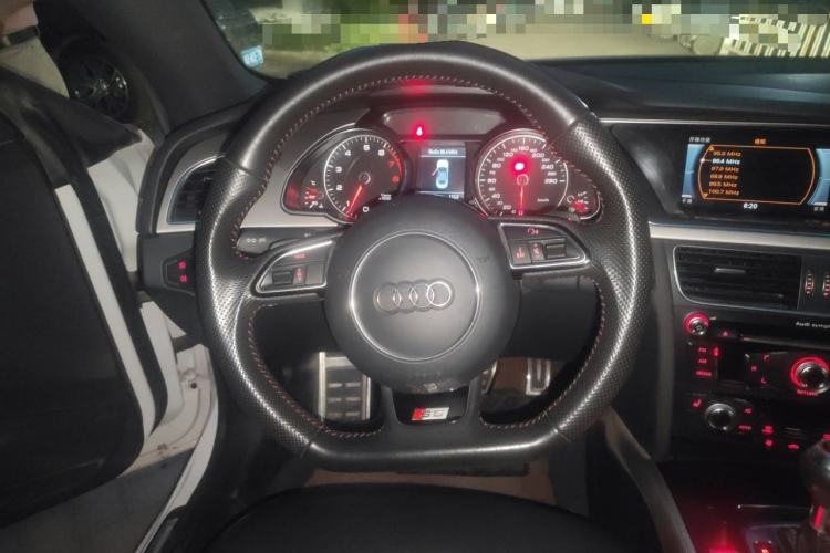 Used Audi A5 2014 Cabriolet 45 TFSI quattro Steering Wheel
