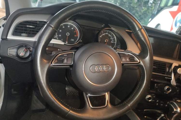 Used Audi A5 2014 Coupe 45 TFSI Steering Wheel