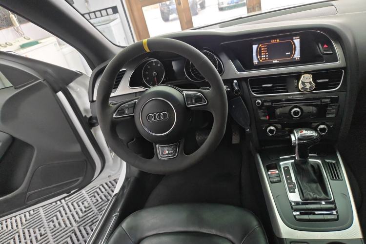 Used Audi A5 2014 Cabriolet 45 TFSI quattro Steering Wheel