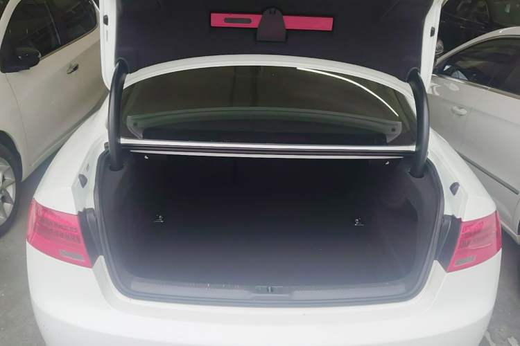Used Audi A5 2014 Coupe 45 TFSI Trunk