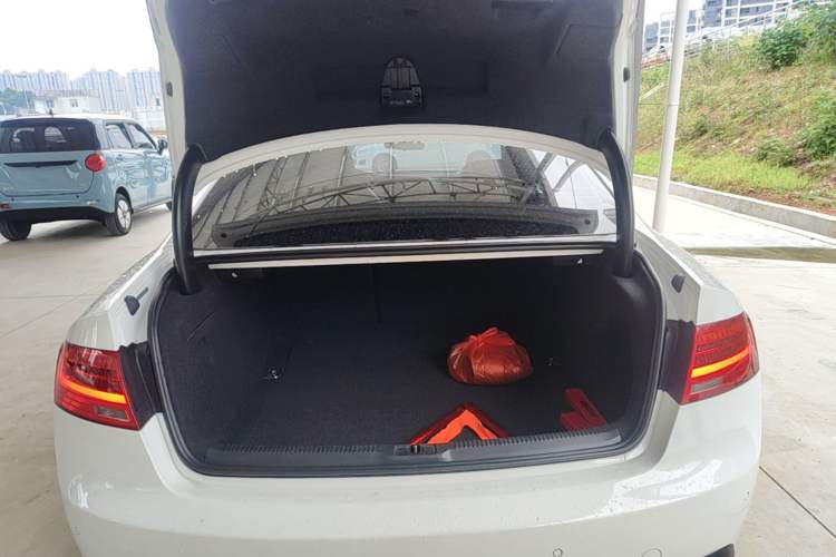 Used Audi A5 2014 Coupe 45 TFSI Trunk