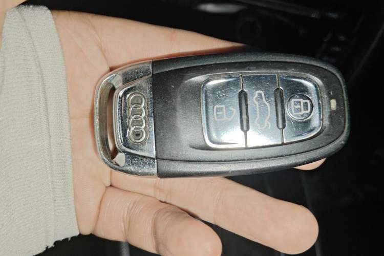 Used Audi A5 2014 Cabriolet 45 TFSI Vehicle Key