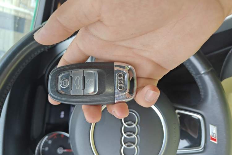 Used Audi A5 2014 Sportback 45 TFSI Fashion Edition Vehicle Key