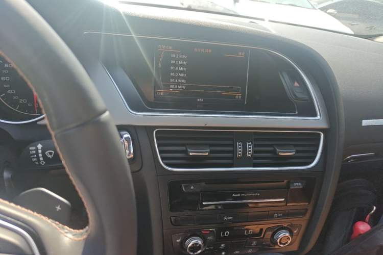 Used Audi A5 2014 Cabriolet 45 TFSI Audio And AC Panel