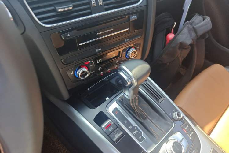 Used Audi A5 2014 Cabriolet 45 TFSI Gear Lever