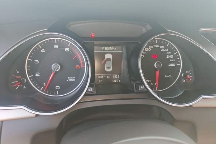 Used Audi A5 2014 Cabriolet 45 TFSI Instrument Cluster