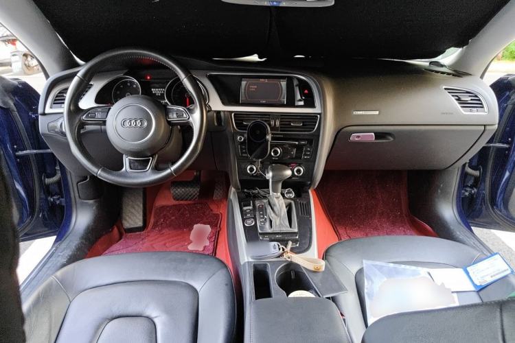 Used Audi A5  Center Console