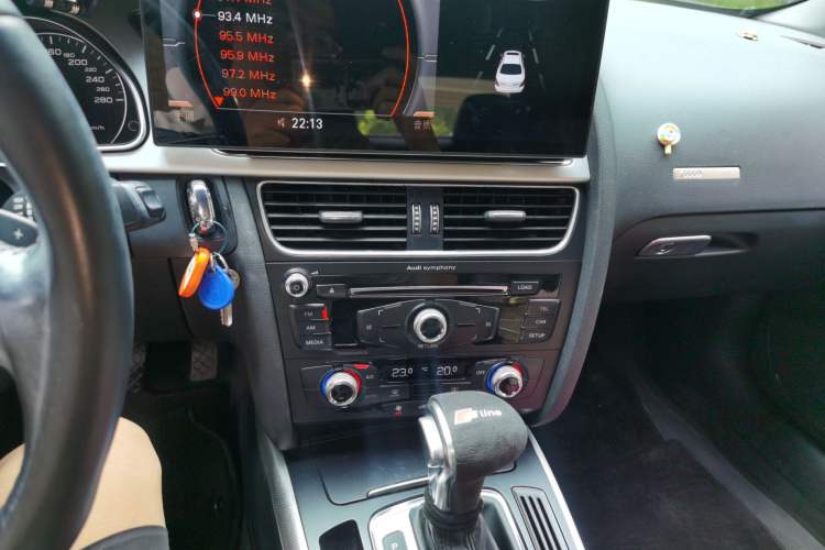 Used Audi A5 2016 Cabriolet 45 TFSI Ambition Edition Audio And AC Panel