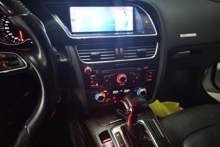 Used Audi A5 2016 Restyled Sportback 45 TFSI Comfort Version Audio And AC Panel