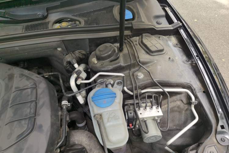 Used Audi A5 2016 Cabriolet 45 TFSI Ambition Edition Engine Bay Right