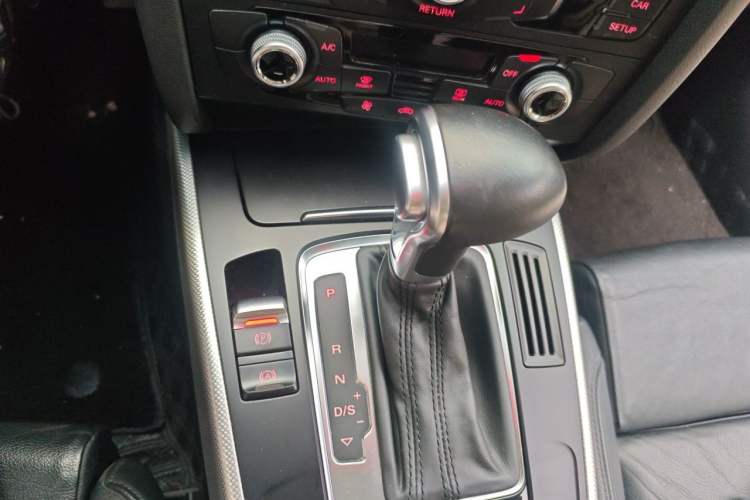 Used Audi A5 2016 Facelift Coupe 35 TFSI Ambition Edition Gear Lever