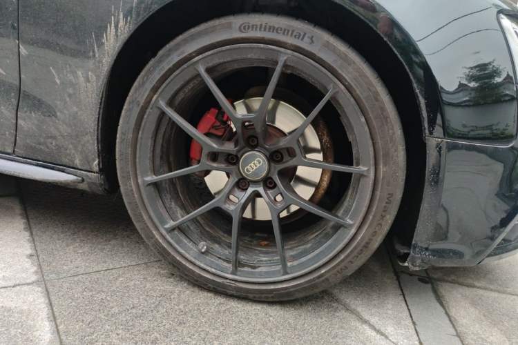 Used Audi A5 2016 Facelift Coupe 35 TFSI Ambition Edition Right Front Wheel Hub