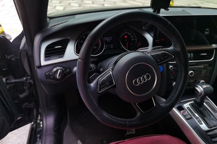 Used Audi A5 2016 Cabriolet 45 TFSI Ambition Edition Steering Wheel