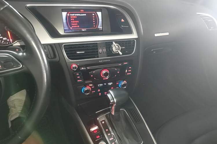 Used Audi A5 2016 Cabriolet 45 TFSI Comfort Model Audio And AC Panel
