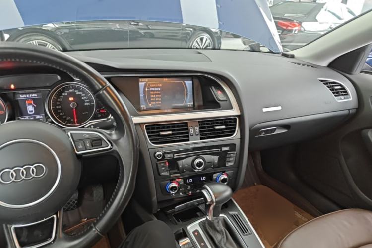 Used Audi A5 2016 Sportback 45 TFSI Center Console