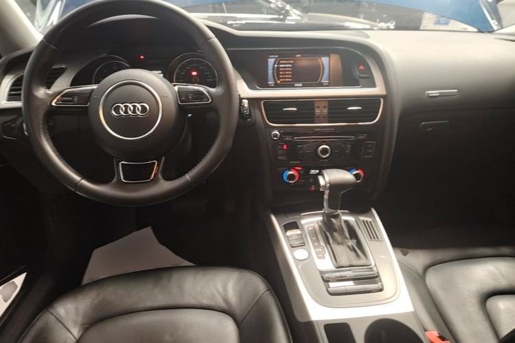 Used Audi A5 2016 Restyled Sportback 45 TFSI Comfort Version Center Console