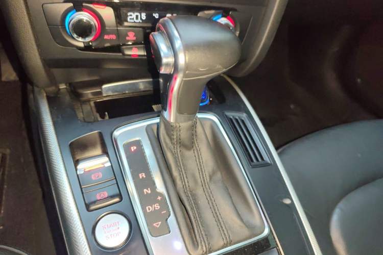 Used Audi A5 2016 Cabriolet 45 TFSI Ambition Edition Gear Lever