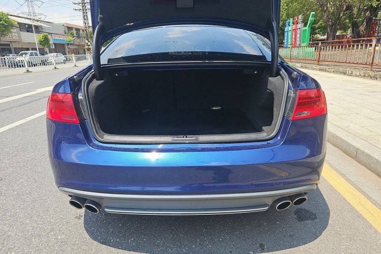 Used Audi A5 2016 Coupe 45 TFSI Ambition Edition Interior 10