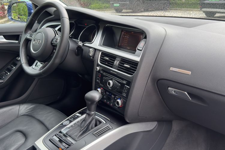 Used Audi A5 2016 Restyled Sportback 45 TFSI Comfort Version Interior 10