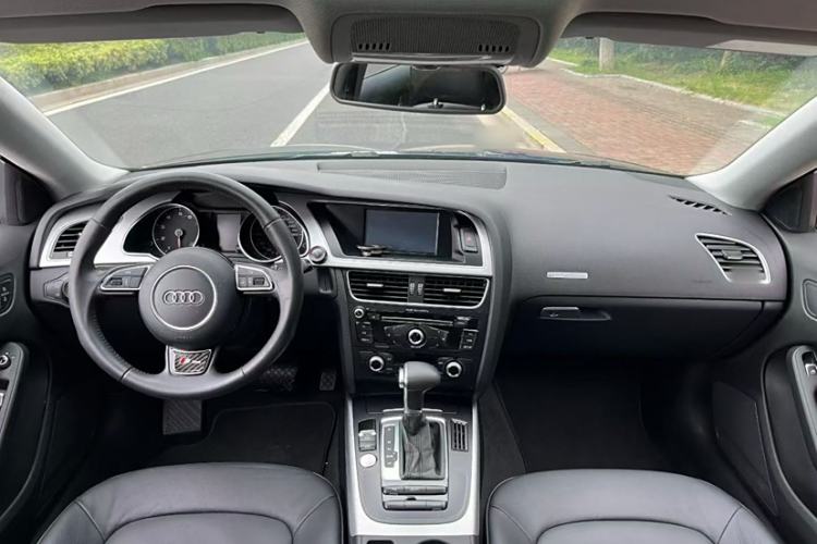 Used Audi A5 2016 Restyled Sportback 45 TFSI Comfort Version Interior 2