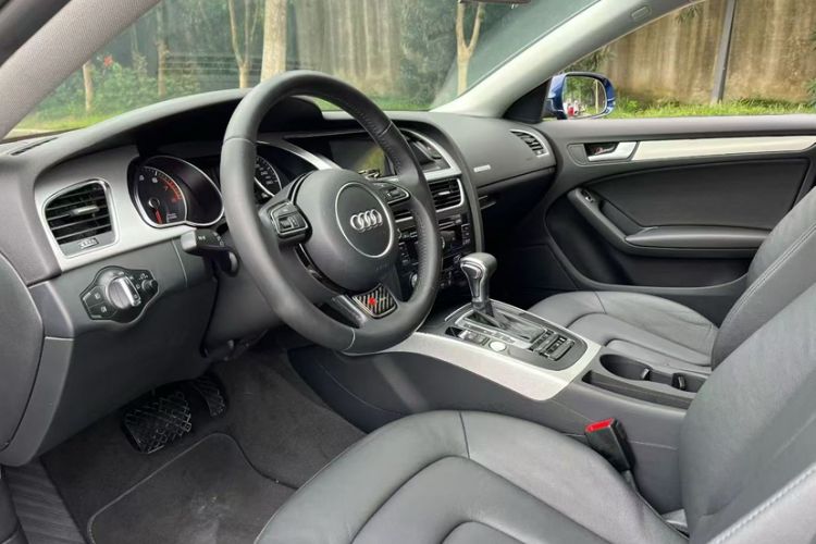Used Audi A5 2016 Restyled Sportback 45 TFSI Comfort Version Interior 3