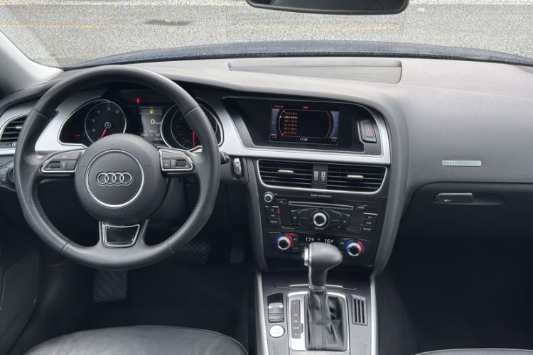 Used Audi A5 2016 Restyled Sportback 45 TFSI Comfort Version Interior 5