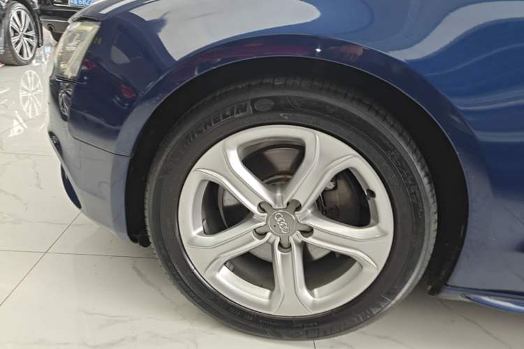 Used Audi A5 2016 Sportback 45 TFSI Left Front Wheel Hub