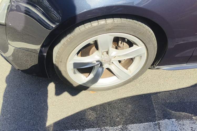 Used Audi A5 2016 Restyled Sportback 45 TFSI Comfort Version Left Front Wheel Hub