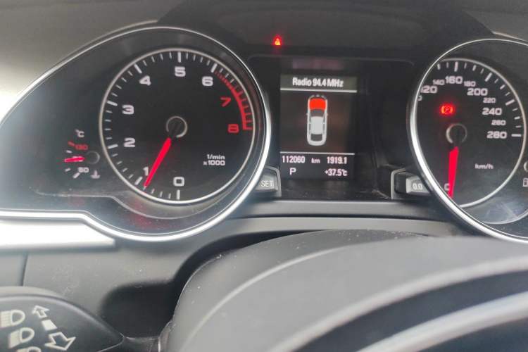 Used Audi A5 2016 Restyled Sportback 45 TFSI Comfort Version Odometer Close Up