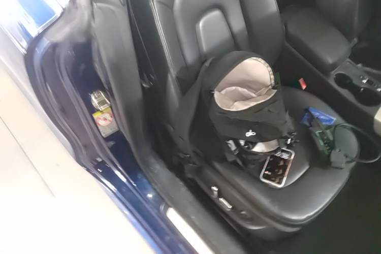 Used Audi A5 2016 Cabriolet 45 TFSI Comfort Model Right Front Seat