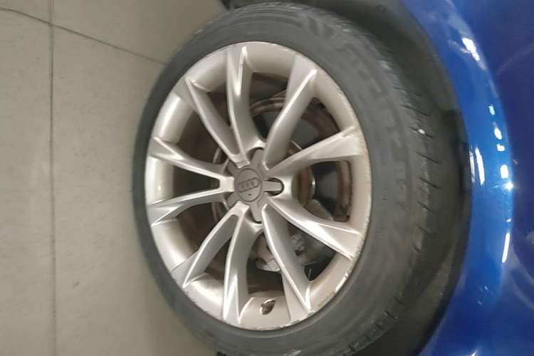 Used Audi A5 2016 Cabriolet 45 TFSI Comfort Model Right Rear Wheel Hub