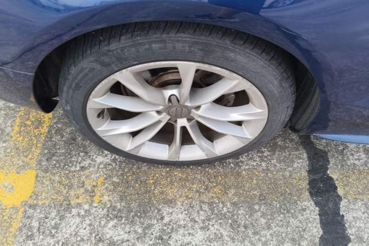 Used Audi A5 2016 Cabriolet 45 TFSI Comfort Model Right Rear Wheel Hub