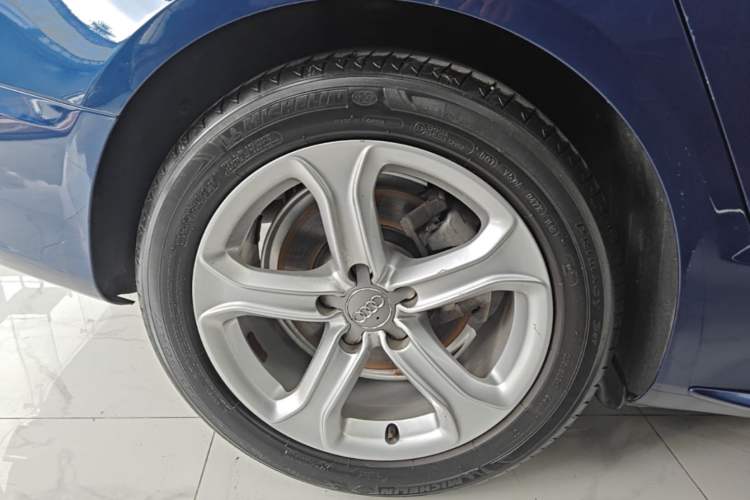 Used Audi A5 2016 Sportback 45 TFSI Right Rear Wheel Hub