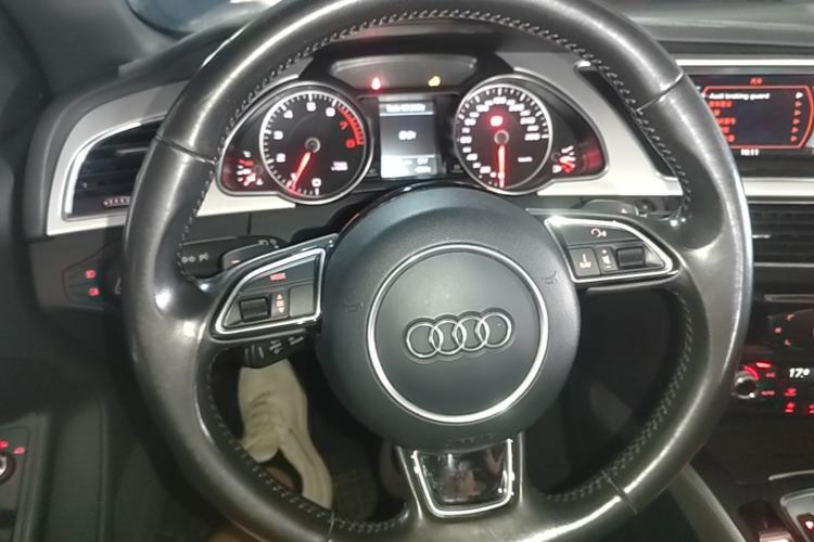 Used Audi A5 2016 Cabriolet 45 TFSI Comfort Model Steering Wheel