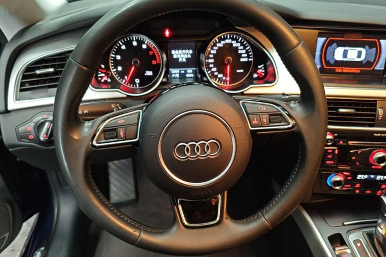 Used Audi A5 2016 Restyled Sportback 45 TFSI Comfort Version Steering Wheel