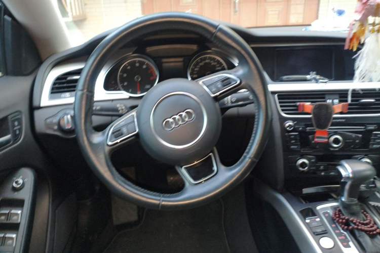 Used Audi A5 2016 Restyled Sportback 35 TFSI Ambition Edition Steering Wheel