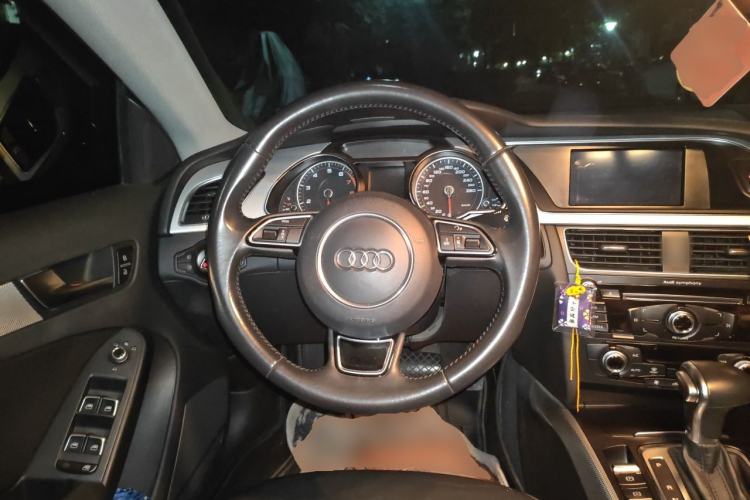 Used Audi A5 2016 Restyled Sportback 45 TFSI Comfort Version Steering Wheel