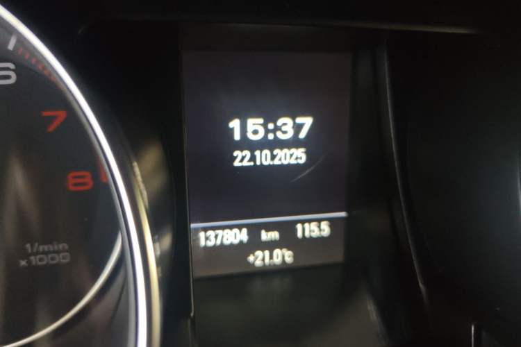 Used Audi A5 2016 Sportback 45 TFSI Odometer Close Up
